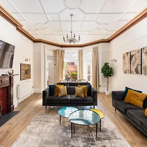  Apartment 3 Bedroom Garden Opposite The