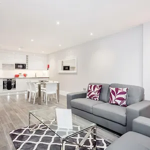  Apartment Roomspace Serviced - The Legacy