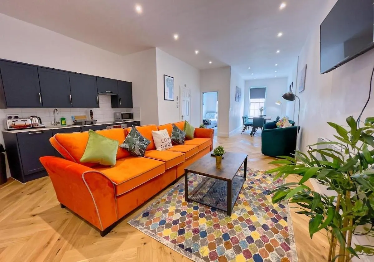2 Bedroom Flat With Beautiful Sea View And Free Parking And Lift Brighton